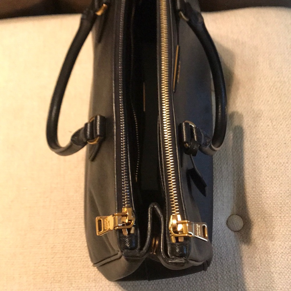 Prada black tote bag - Picture 4 of 8